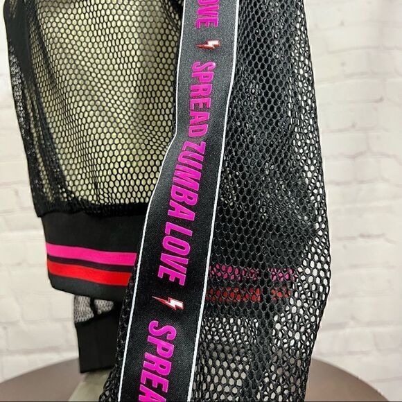 ZUMBA off shoulder mesh top with bright pink piping in Medium, Large & XL - Picture 4 of 7